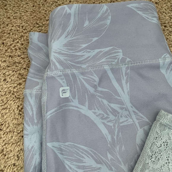 Fabletics Grey Floral and Mesh 3/4 Leggings - Picture 4 of 4